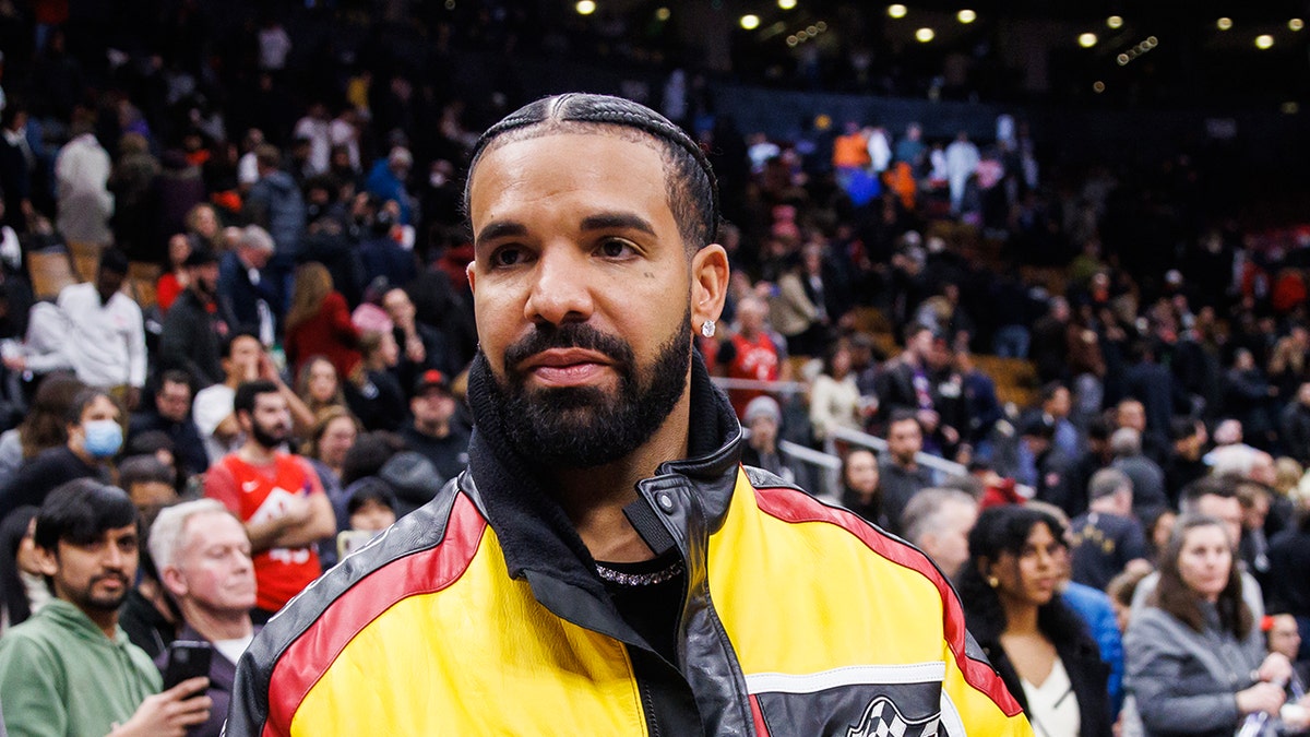 Drake leaves an NBA game