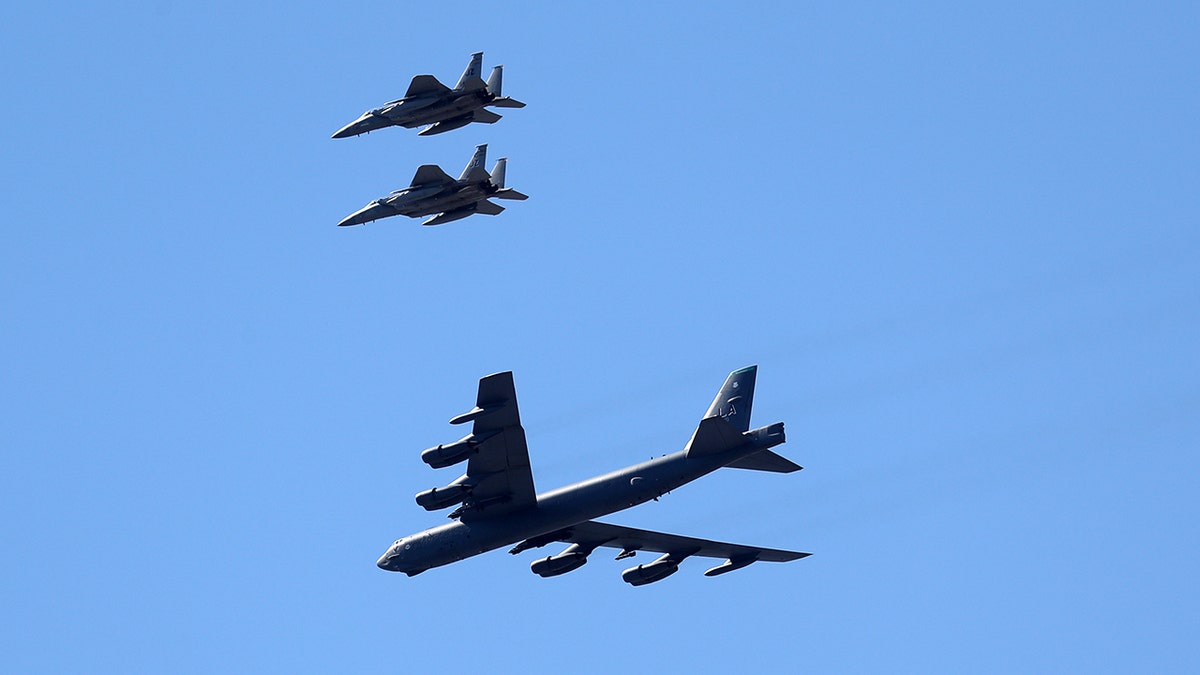 b-52-and-f-15